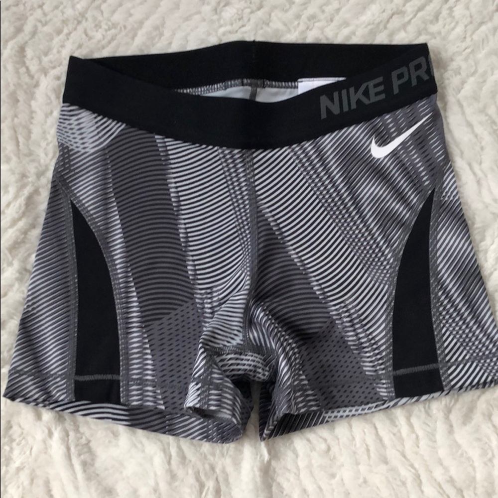 Nike Pro 3” shorts